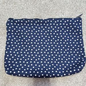 31 Large Zipper Pouch